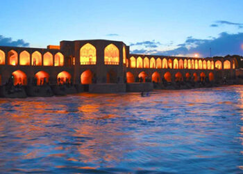 شعارهای اعتراضی، نمادهایی از حقوق و خواست‌های برحق معترضان است