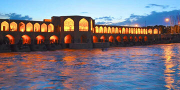 شعارهای اعتراضی، نمادهایی از حقوق و خواست‌های برحق معترضان است